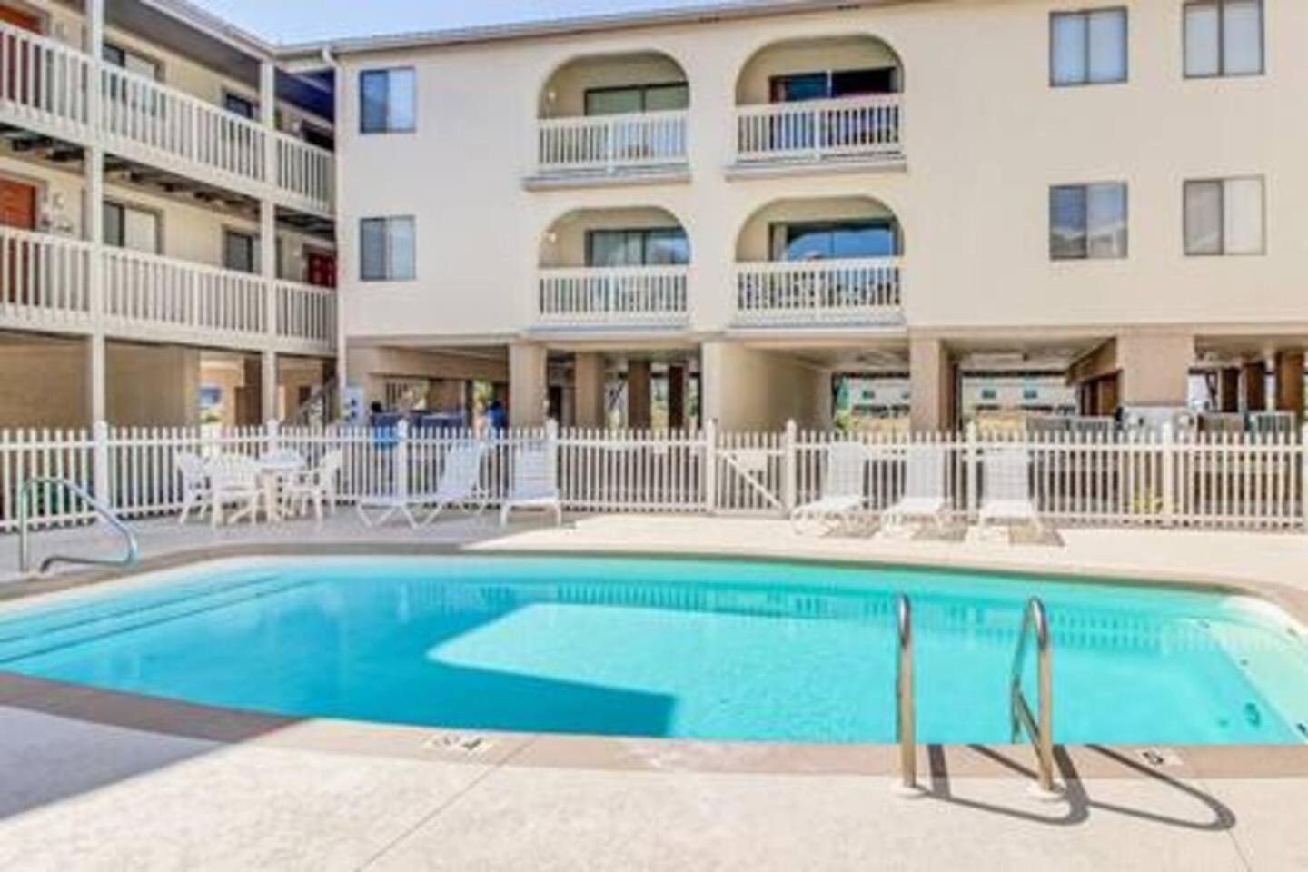 2 Pools-Smart Tvs-Bbq-10Mins To Hangout-Balcony Галф Шорс Экстерьер фото