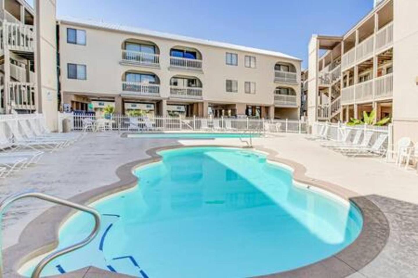 2 Pools-Smart Tvs-Bbq-10Mins To Hangout-Balcony Галф Шорс Экстерьер фото